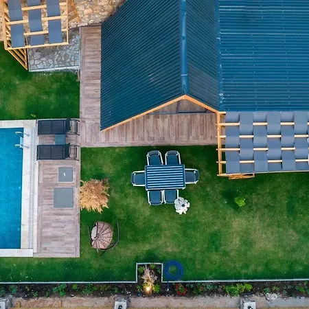 Vila Sleeps 4 Sea And Mountain View Bungalow With Pool Awz 268